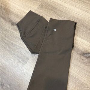 ALO Yoga bootcut/flare leggings brown, size M